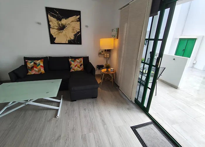 Sunny Corner Apartment