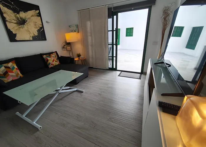 Sunny Corner Apartment